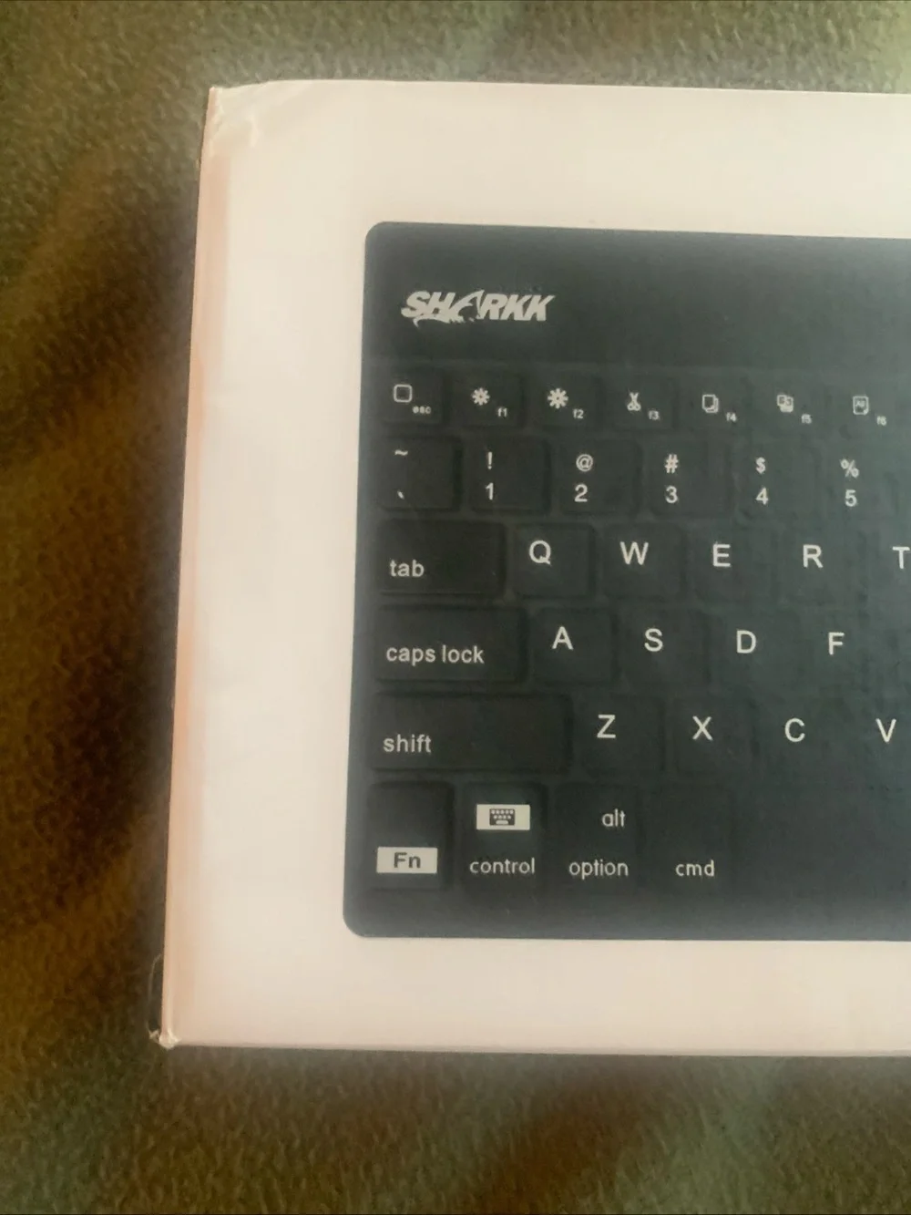 GUC Sharkk Slim Bluetooth Backlit Keyboard. Model: ABK06. Black